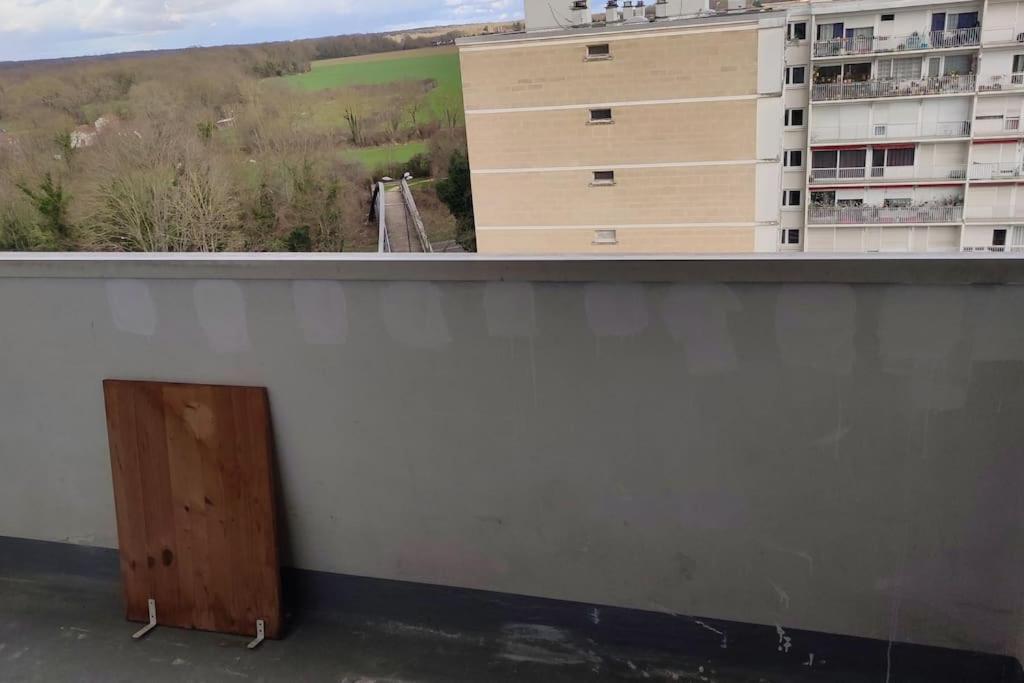 Charmant Appartement Proche Melun Centre Ville Luaran gambar